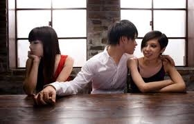 Giải mã lý do đàn ông hay ra ngoài "tòm tem"