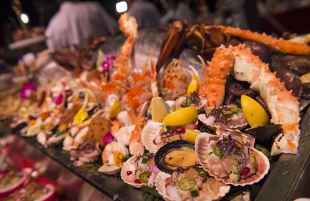 
Qu&acirc;̀y sushi, hải sản làm các thực khách phải xao lòng
