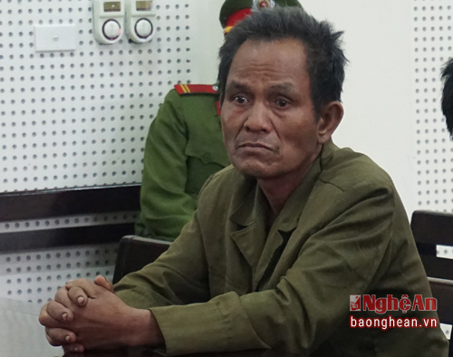 
&Ocirc;ng Lương Ph&ograve; Vinh, bố của Khăm tham dự phi&ecirc;n t&ograve;a với tư c&aacute;ch l&agrave; đại diện hợp ph&aacute;p cho người bị hại. Ảnh: Như B&igrave;nh
