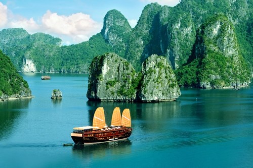 
Hạ Long h&uacute;t kh&aacute;ch dịp 30/4 - 1/5. Ảnh: Dulichvietnam.
