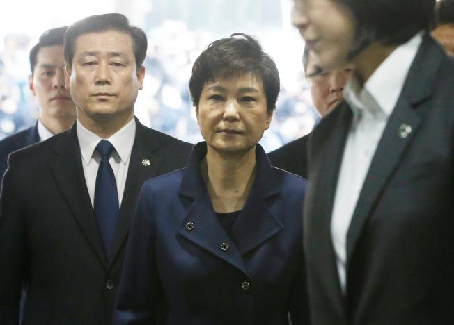 Cựu tổng thống Hàn Quốc Park Geun-hye bị bắt