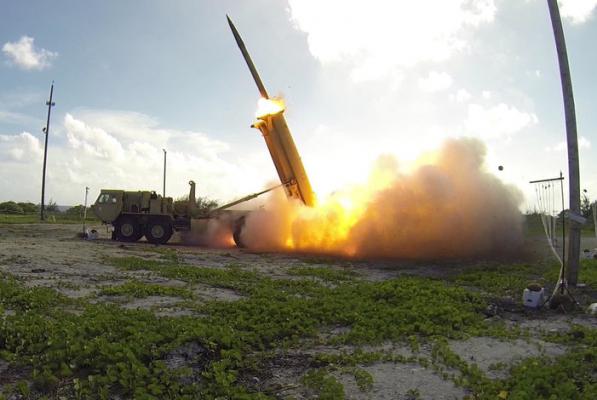 C&aacute;c chuy&ecirc;n gia đề xuất c&aacute;c biện ph&aacute;p m&agrave; PLA c&oacute; thể sử dụng để đối ph&oacute; với THAAD như triển khai c&aacute;c vũ kh&iacute; laser hay c&aacute;c thiết bị l&agrave;m nhiễu s&oacute;ng. Ảnh: UPI
