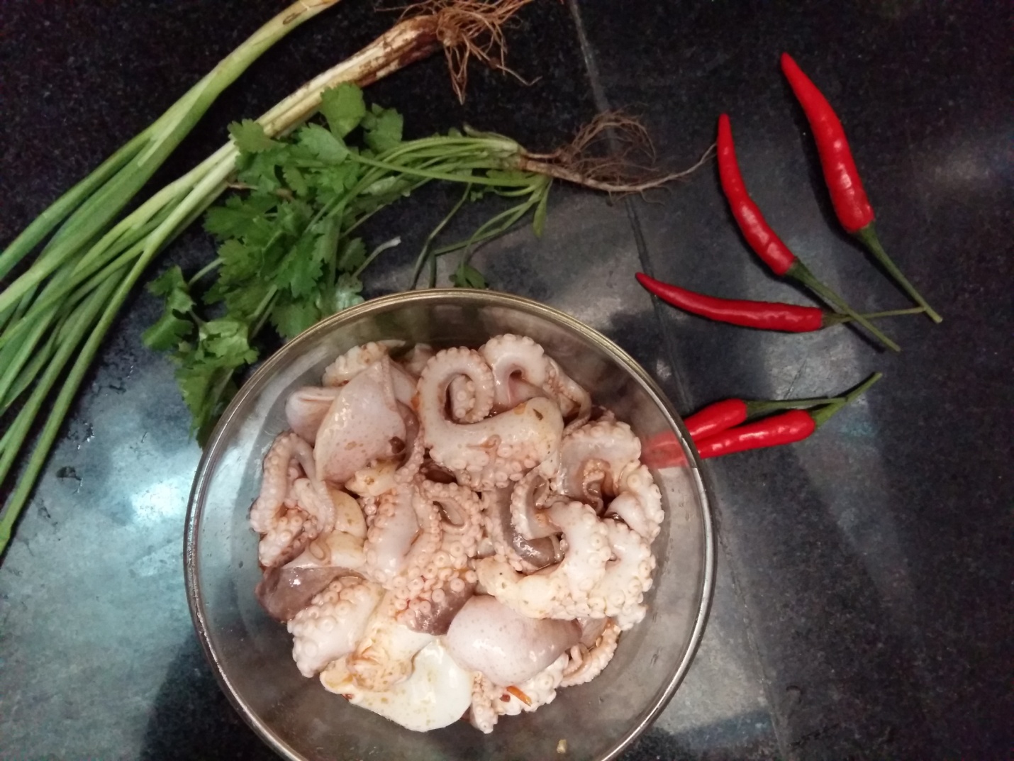 
Bạch tuộc l&agrave;m sạch
