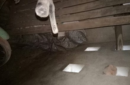 Thi thể bà Thịnh được phát hiện giấu trong bao tải trong góc chuồng lợn.