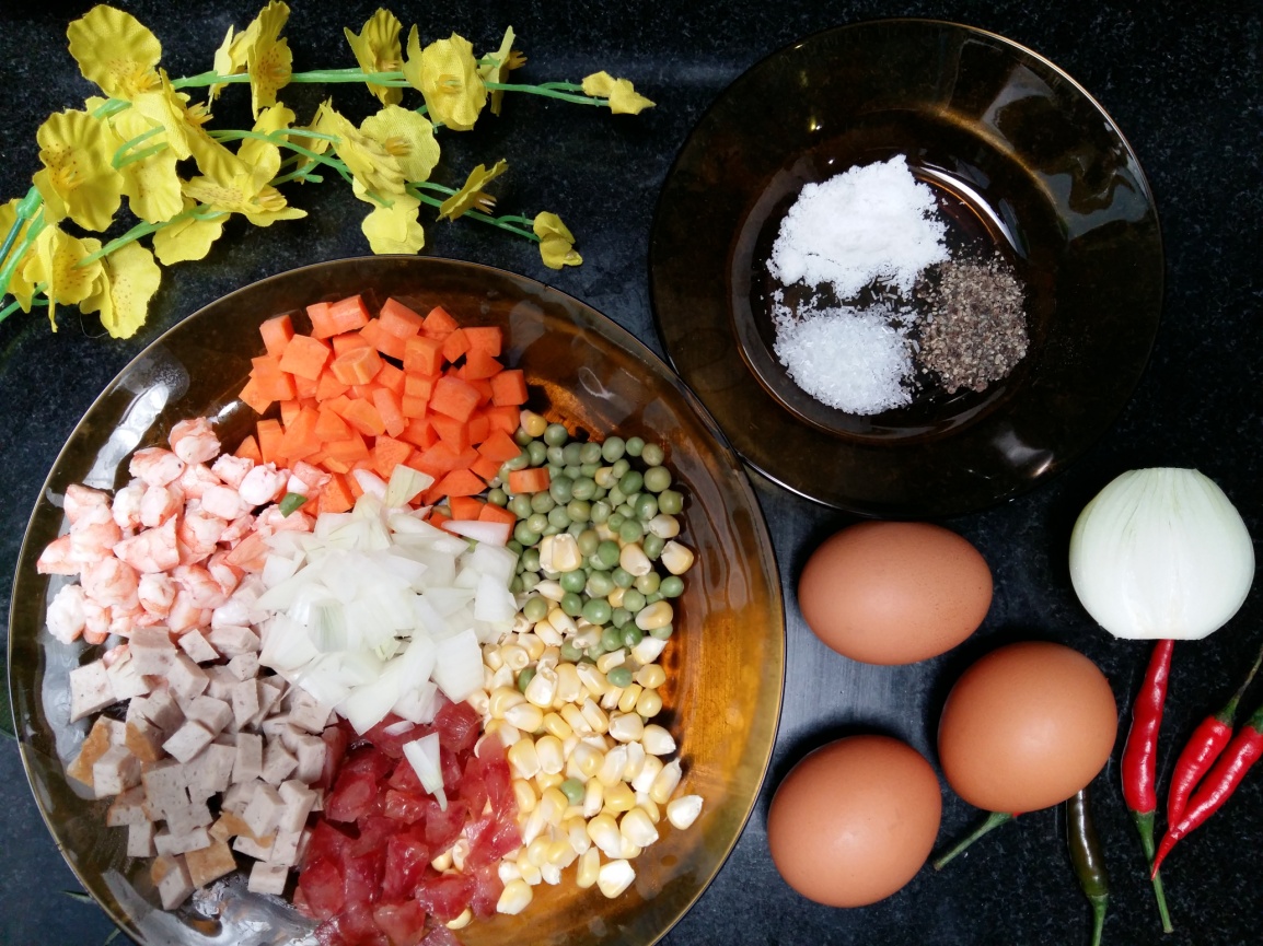 Cơm cuộn trứng vừa lạ vừa ngon - Ảnh 2.