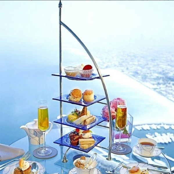 Cuộc sống của hội con nh&agrave; gi&agrave;u Dubai - Ảnh 2.