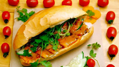 Hãng bay Malaysia mang bánh mì Việt Nam vào thực đơn