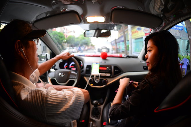 Từ "đại chiến' taxi: Sẽ khống chế lượng xe Uber, Grab