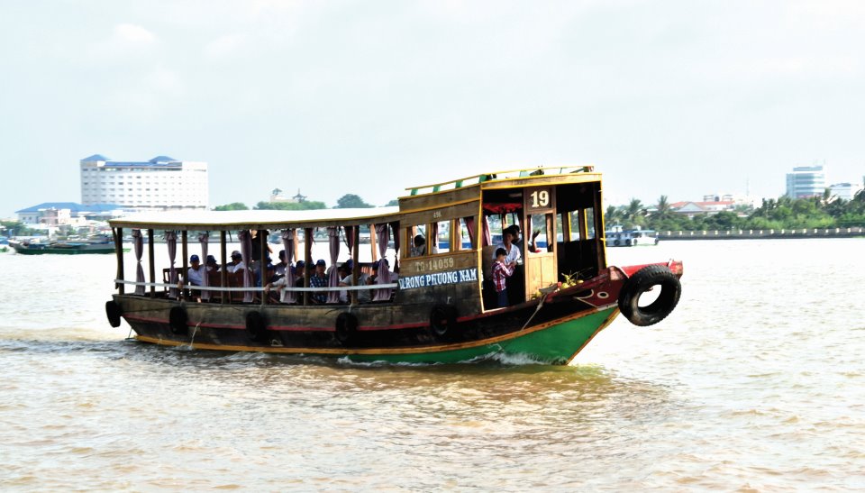 Xao lòng giữa sóng nước cù lao Tứ Linh