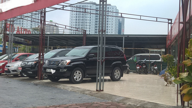 Ô tô cũ bị "nhốt kho" nhiều tháng trời vì ế thảm