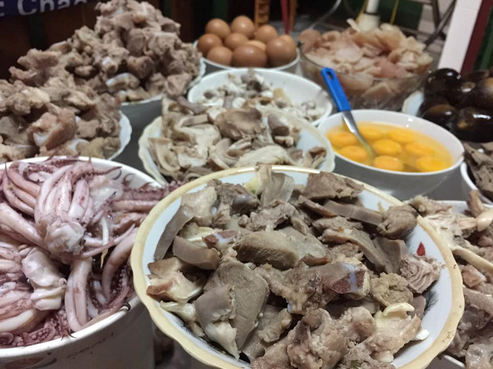 C&aacute;c qu&aacute;n ch&aacute;o l&acirc;u năm cho ng&agrave;y mưa S&agrave;i th&agrave;nh - Ảnh 2.