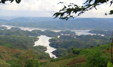 Thực hư về lời đồn Hạ Long trên cao nguyên - Ảnh 1.
