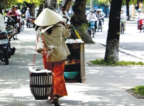 &Aacute;m ảnh khi mẹ bị bạo h&agrave;nh - Ảnh 1.