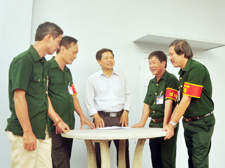 Những ông chồng già nhưng "gân" ở Đồng Nai