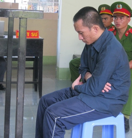 Từ TP HCM xuống Vĩnh Long giả l&agrave;m người tốt - Ảnh 1.