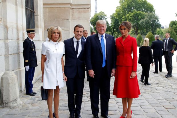 Ông Donald Trump khen vợ Tổng thống Pháp “căng tràn sức sống”