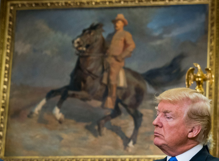 Ông Donald Trump trách móc Quốc hội vì lệnh trừng phạt Nga