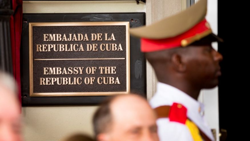 Mỹ trục xuất 2 nhà ngoại giao Cuba