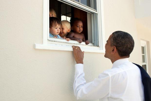Ông Obama gây "bão" cộng đồng mạng vì thông điệp mới
