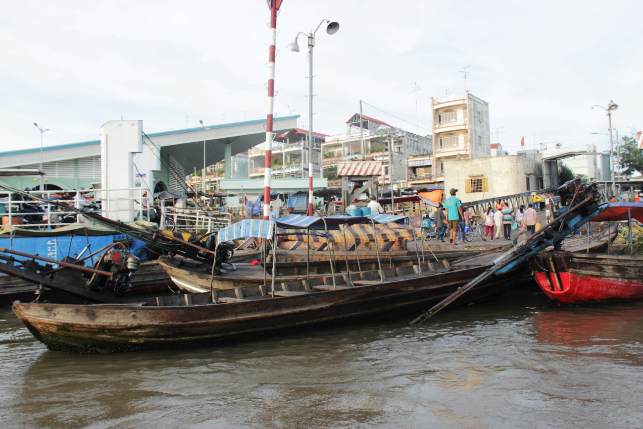 Về Long Xuy&ecirc;n đi chợ nổi - Ảnh 1.