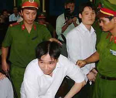 Bình "kiểm" coi thường trùm Năm Cam thế nào?