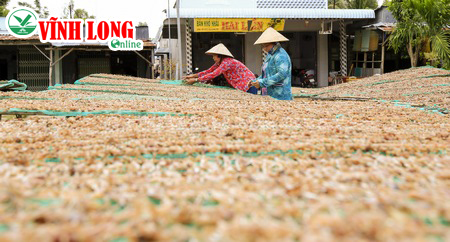 Cho&aacute;ng ngợp đến x&oacute;m kiều nữ v&agrave; đại gia v&ugrave;ng Bảy N&uacute;i - Ảnh 1.