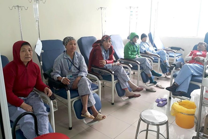Đắng chát lời bệnh nhân ung thư giữa cơn bão VN Pharma - Ảnh 1.