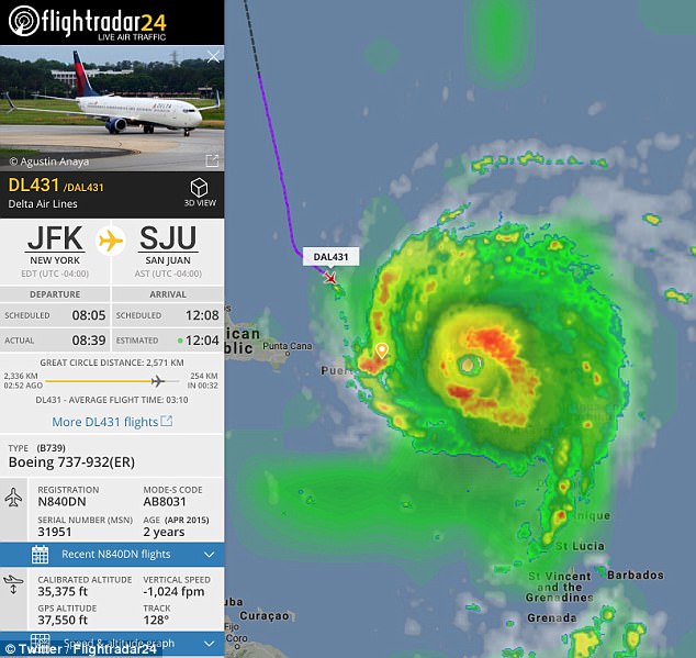 Phi công liều lĩnh lái máy bay xuyên bão Irma
