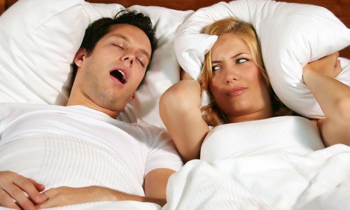 Khổ sở vì những cái “máy cưa gỗ” ban đêm! - Ảnh 2.