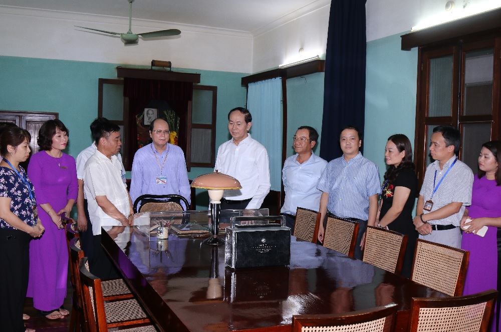 Chủ tịch nước d&acirc;ng hương tưởng niệm Chủ tịch Hồ Ch&iacute; Minh - Ảnh 1.