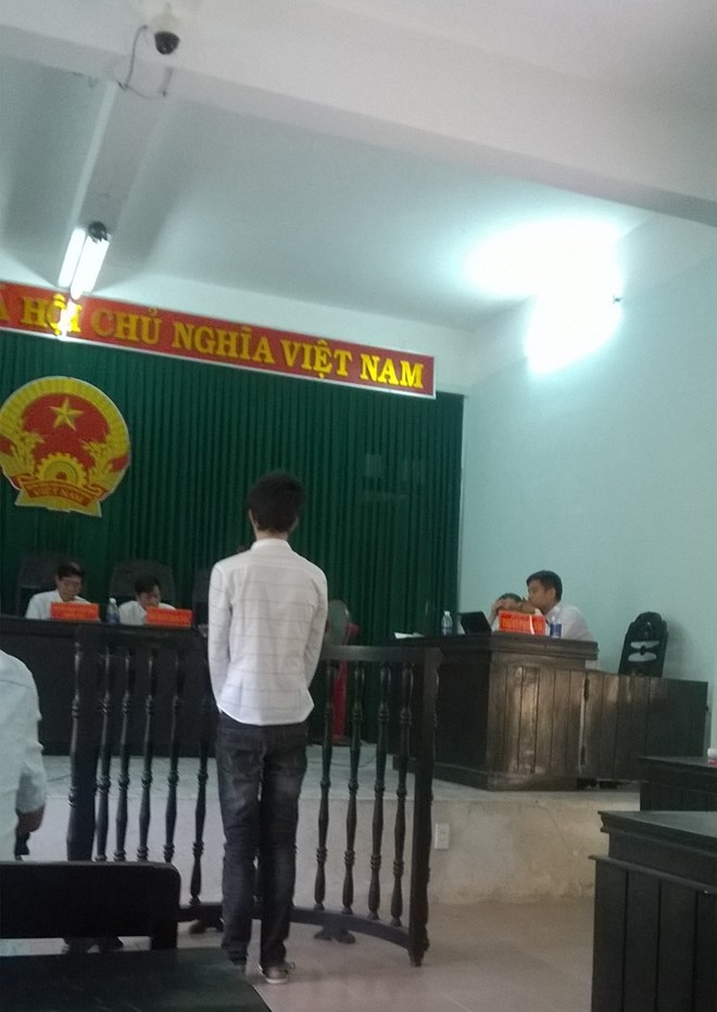 Hai đêm “dạt nhà” cùng người tình nhí! - Ảnh 1.