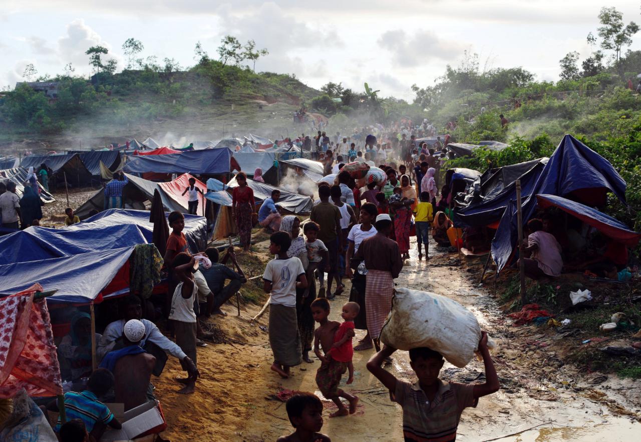 H&igrave;nh ảnh chạm v&agrave;o tim trong cuộc khủng hoảng Rohingya - Ảnh 3.