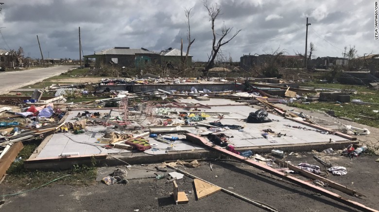 Đảo Barbuda sạch bóng người sau siêu bão Irma