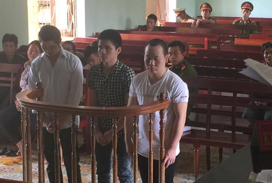 Oái ăm vụ án bé gái  "lấy chồng từ tuổi 13"