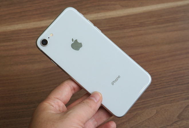 Mua linh kiện th&ecirc;m 10 USD, Apple tăng gi&aacute; iPhone 8 l&ecirc;n 50 USD - Ảnh 1.