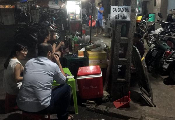 Đằng sau thức uống c&oacute; một kh&ocirc;ng hai ở S&agrave;i G&ograve;n - Ảnh 1.