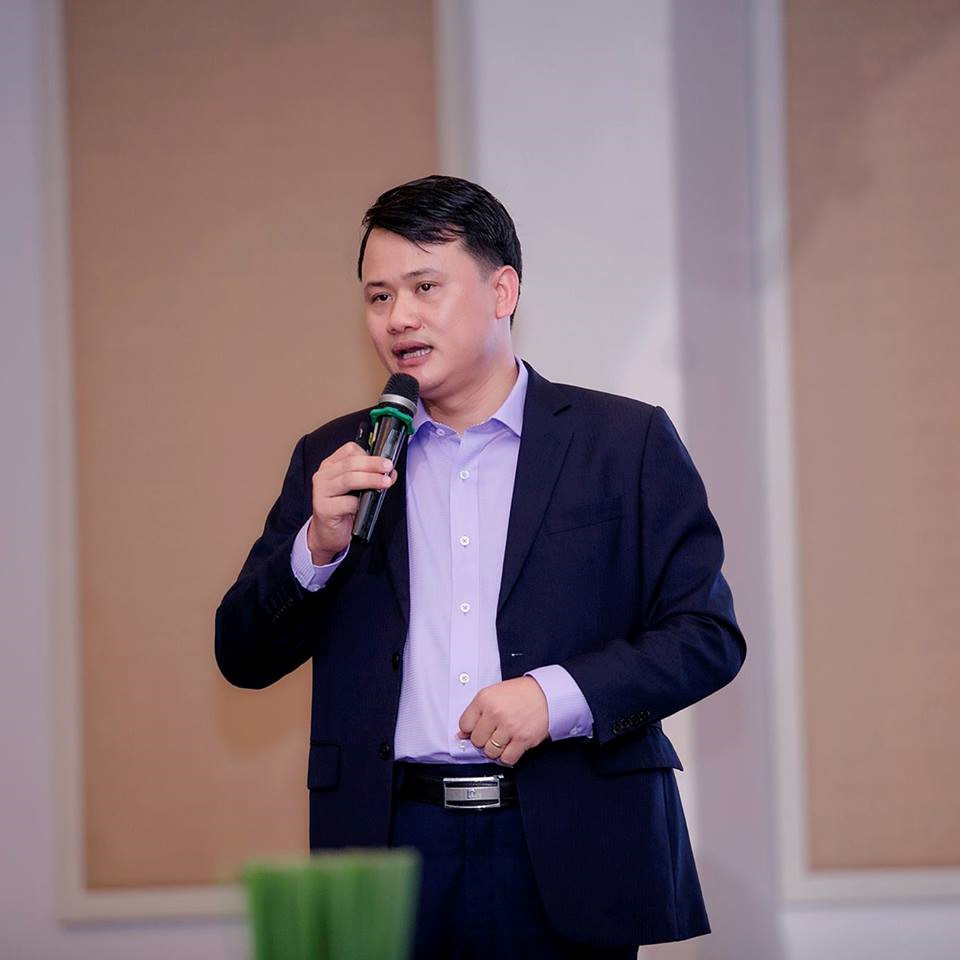 Taxi truyền thống kinh doanh kiểu Uber, Grab được kh&ocirc;ng? - Ảnh 1.