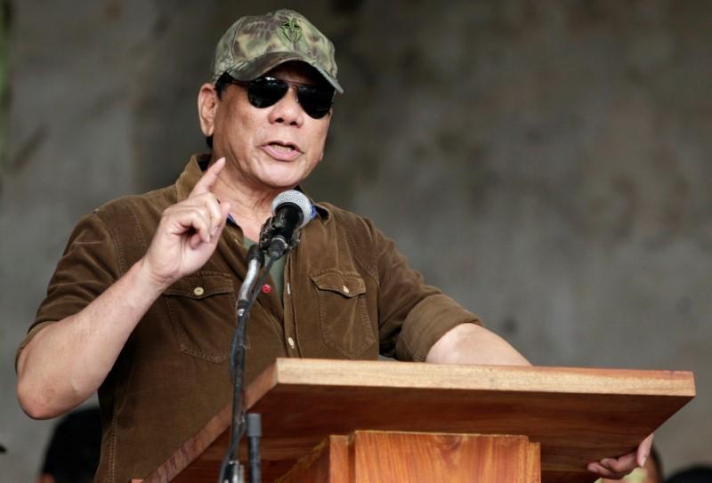 Tổng thống Duterte: Đạn từ súng Trung Quốc kết liễu thủ lĩnh khủng bố