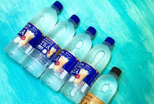 Nước lọc vị trà sữa xách tay giá 120.000 đồng/chai
