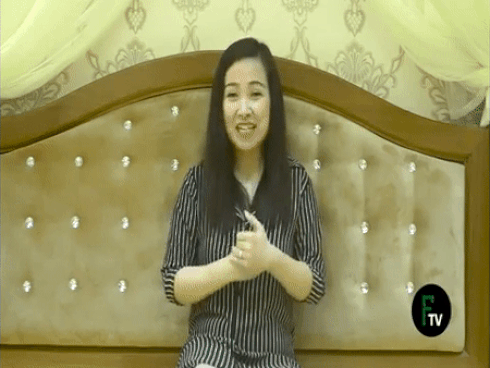 Con g&aacute;i đăng tin tuyển chồng cho mẹ g&acirc;y b&atilde;o mạng x&atilde; hội - Ảnh 2.