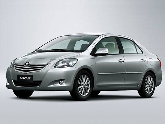 Toyota đồng loạt giảm giá xe lắp ráp trước thềm thuế mới
