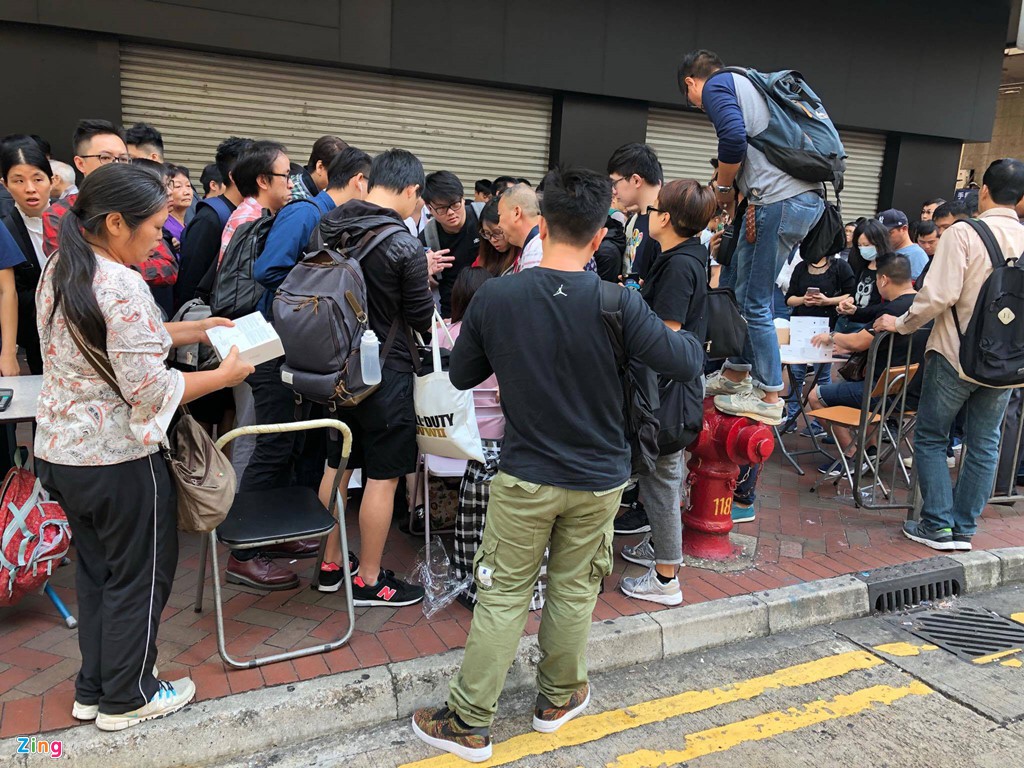 iPhone X đóng thùng xốp, bán như cá ở Hong Kong - Ảnh 2.