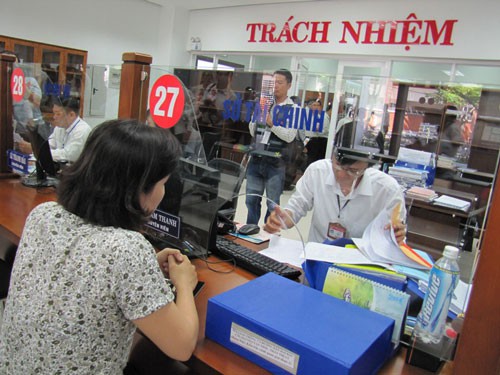 Đi đâu cũng thấy lãnh đạo, tìm đâu ra người làm!