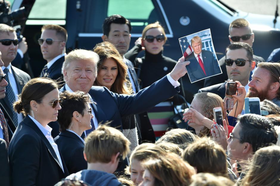Đến Nhật Bản, &ocirc;ng Donald Trump tuy&ecirc;n bố cứng rắn về Triều Ti&ecirc;n - Ảnh 1.