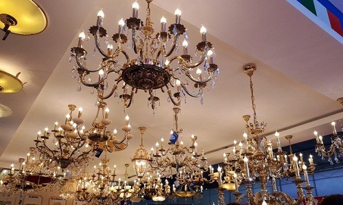 Ngắm đ&egrave;n ch&ugrave;m gi&aacute; nửa tỷ đồng thả d&aacute;ng đẹp h&uacute;t hồn - Ảnh 1.
