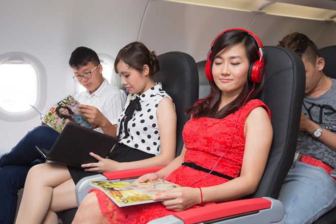 9 c&aacute;ch xua tan nỗi sợ khi đi m&aacute;y bay - Ảnh 2.