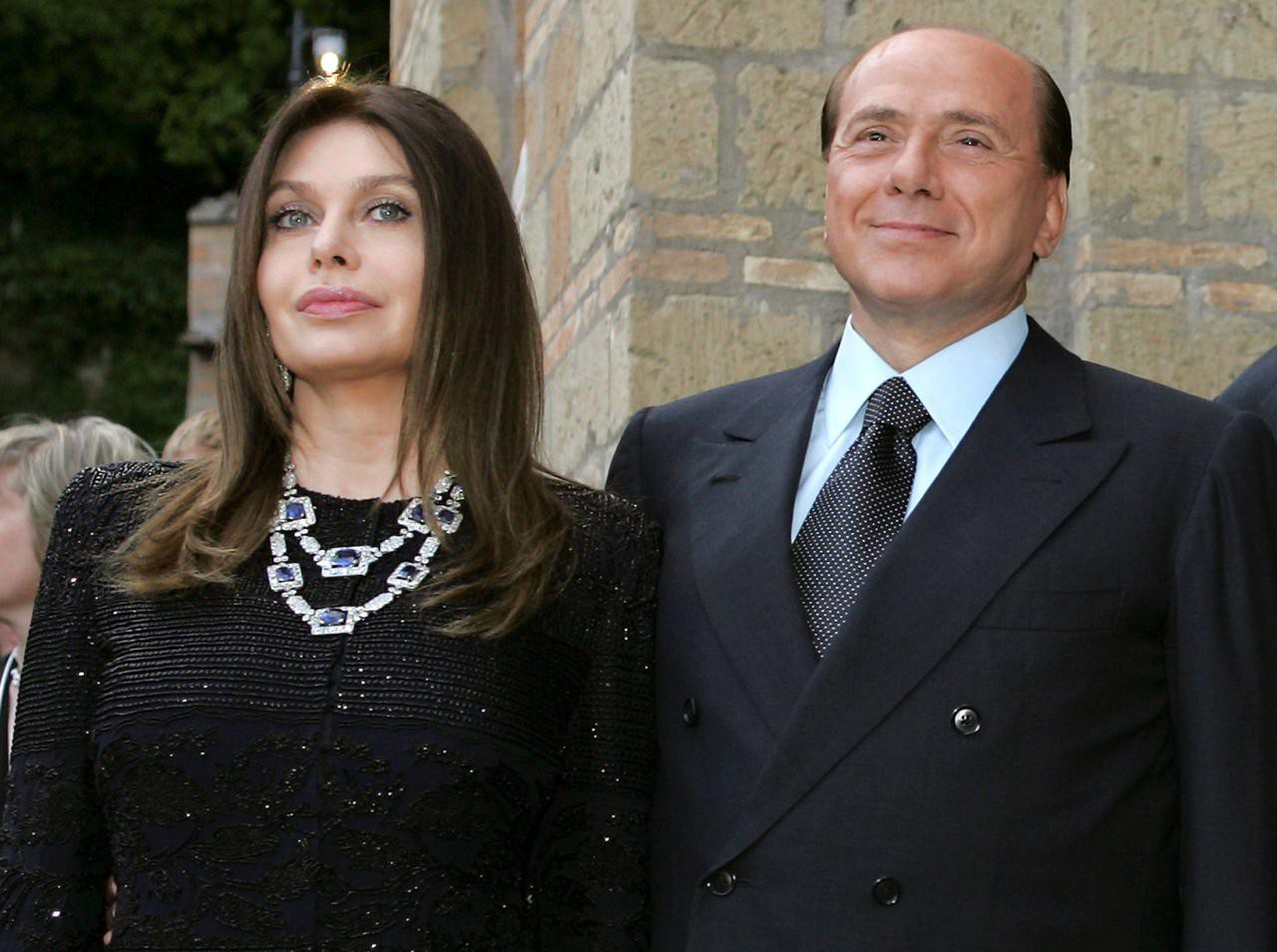 Ông Berlusconi được lấy lại 60 triệu euro tiền chu cấp vợ cũ