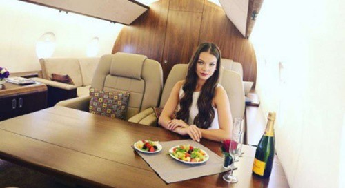 Sự thật đằng sau lối sống sang chảnh với du thuyền, m&aacute;y bay ri&ecirc;ng tr&ecirc;n Instagram - Ảnh 1.