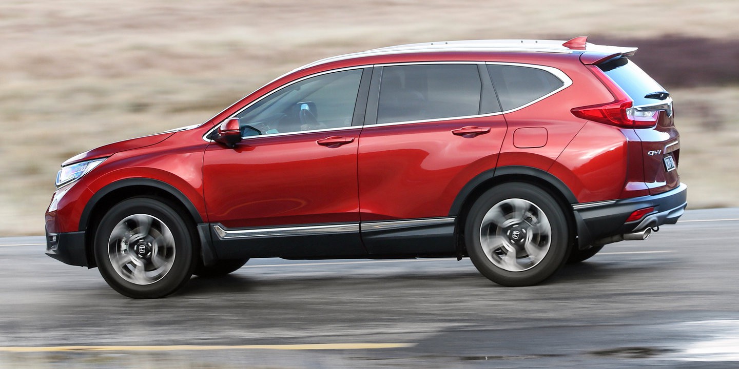 Ô tô SUV 7 chỗ ồ ạt ra mẫu mới: Vỡ mộng giảm giá 2018 - Ảnh 1.