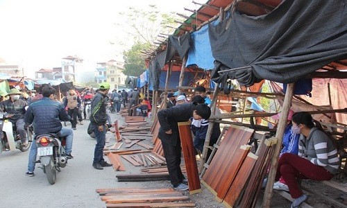 Những khu chợ chỉ b&aacute;n một mặt h&agrave;ng ở Việt Nam - Ảnh 1.